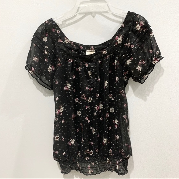 Translucent Floral Top - Picture 2 of 6